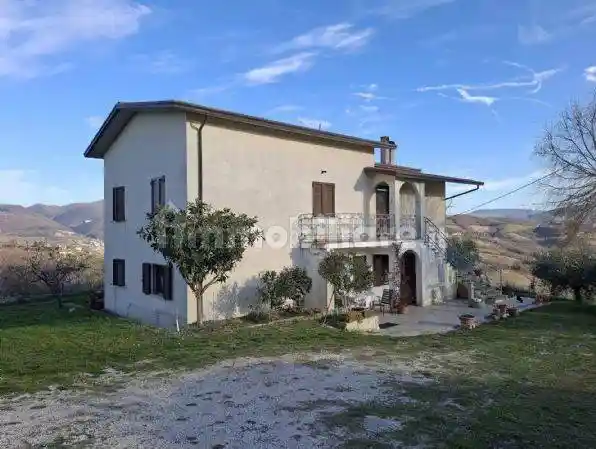 Casa indipendente in vendita a Nocera Umbra