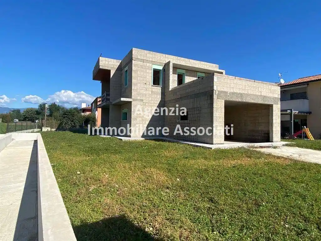 Villa in vendita a Loria