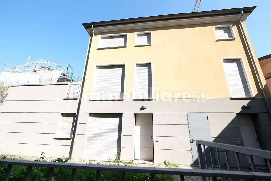 Villa in vendita a Novi di Modena