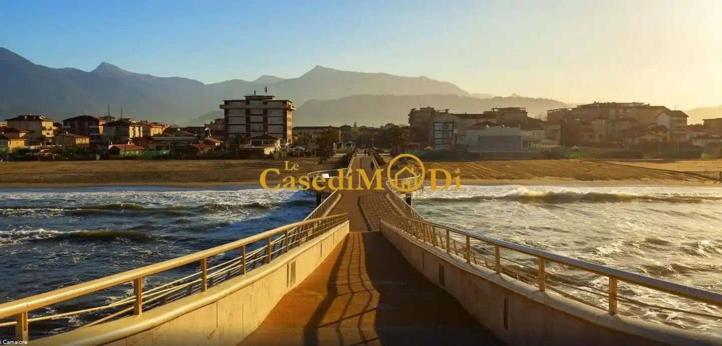 Palazzo - Edificio in vendita a Camaiore