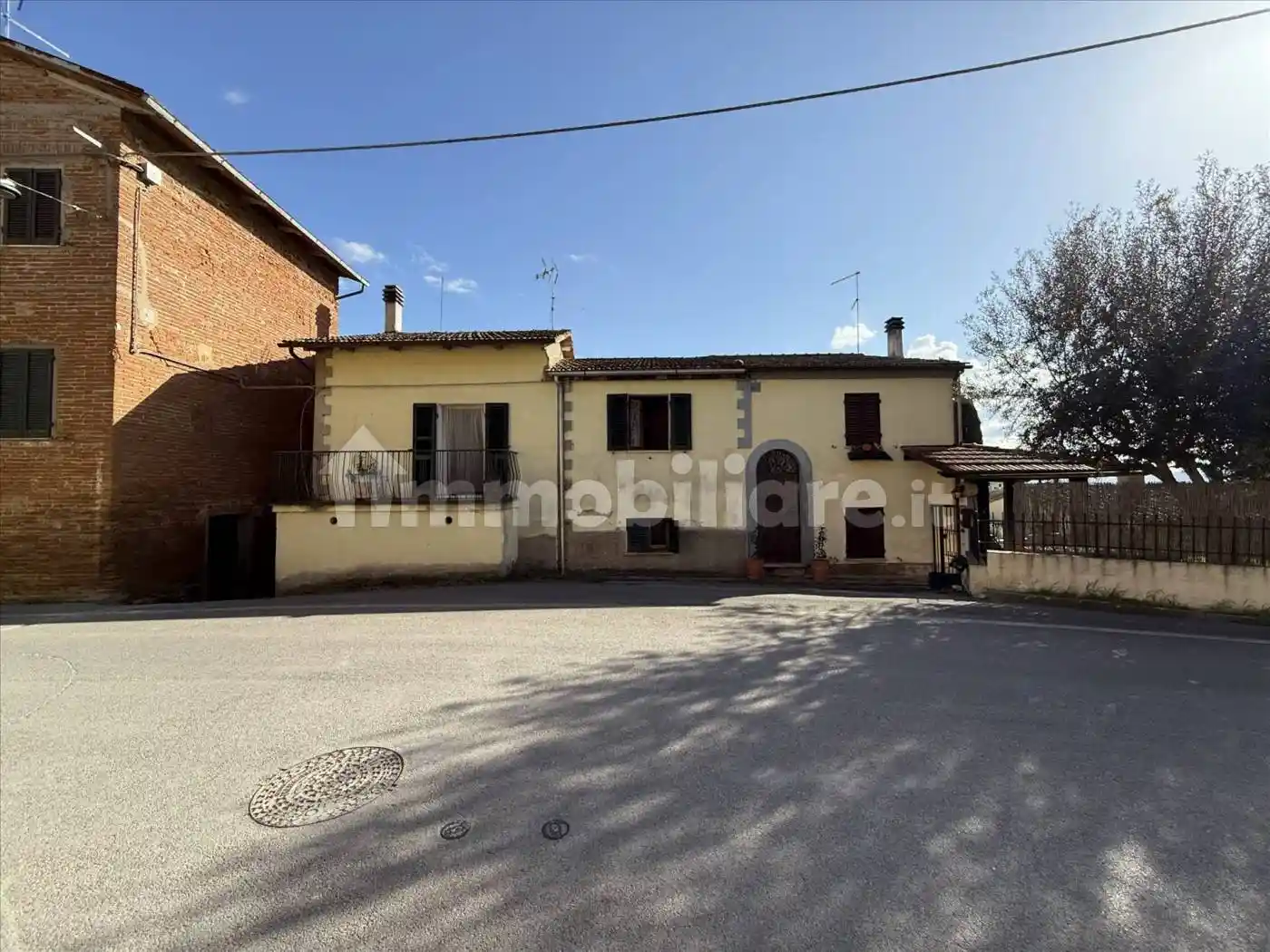 Villa plurifamiliare via della Madonnuccia, 1, Casamaggiore, Castiglione del Lago - foto 2