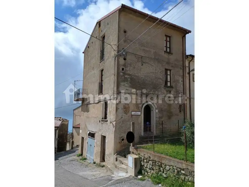 Palazzo - Edificio in vendita a Falerna