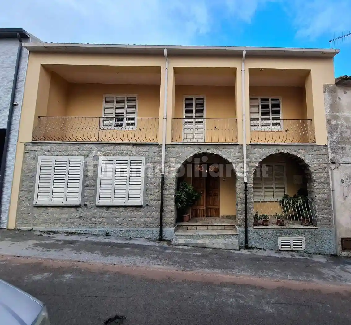 Appartamento in vendita a Luras