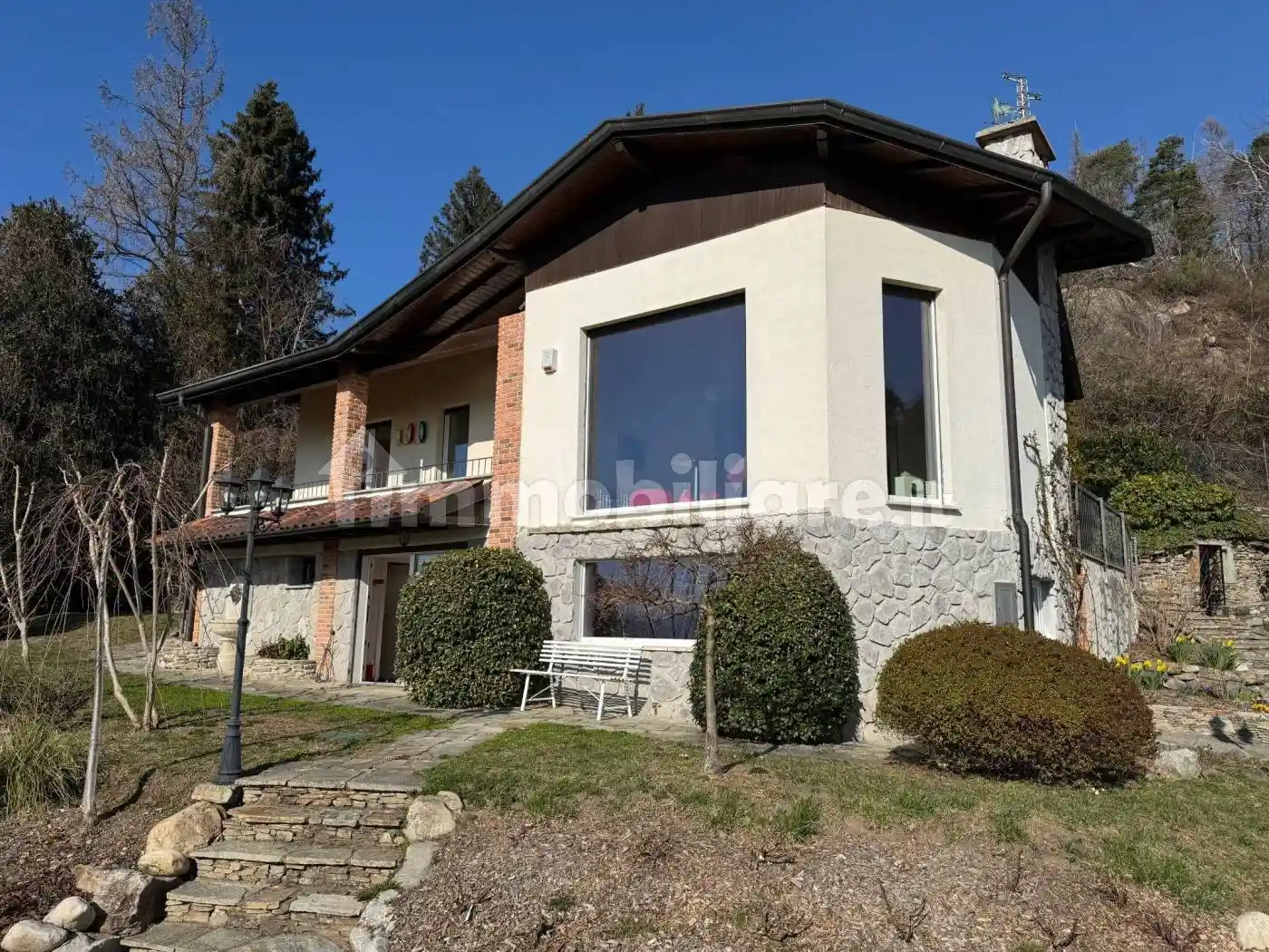 Villa in vendita a Montegrino Valtravaglia
