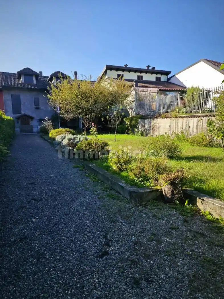 Casa indipendente in vendita a Borgosesia