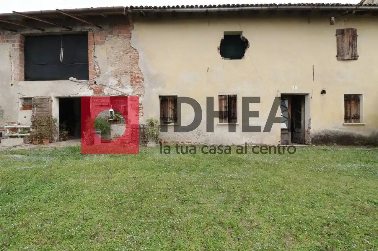 Rustico - Casale in vendita a Paese