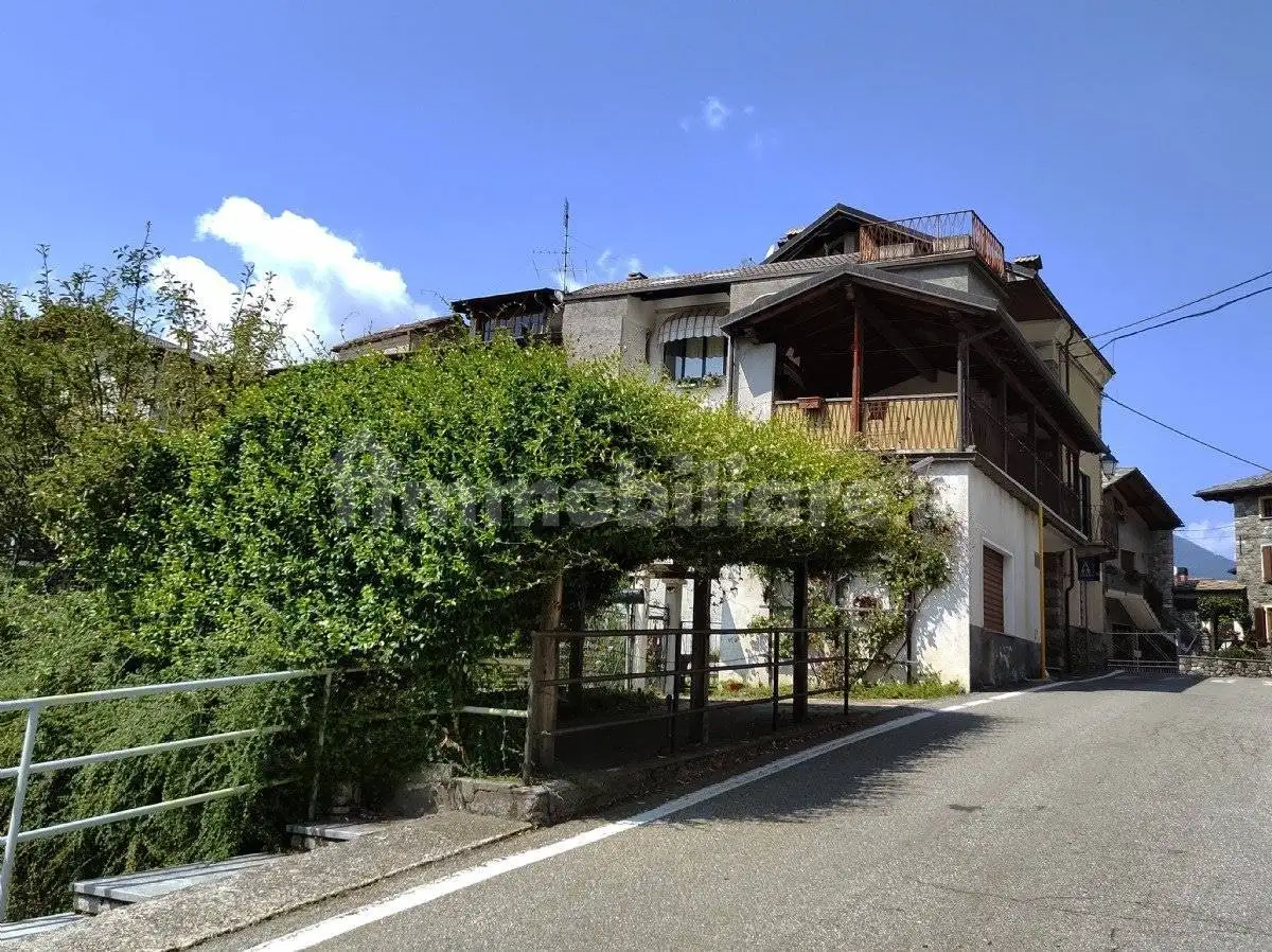 Villa in vendita a Nomaglio