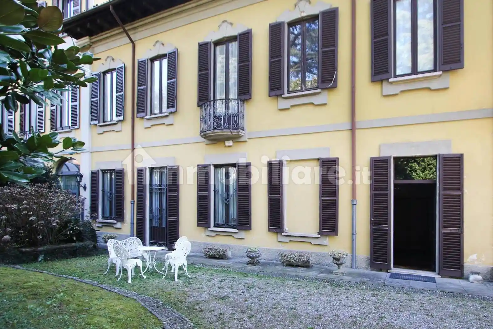 Appartamento in vendita a Carate Brianza