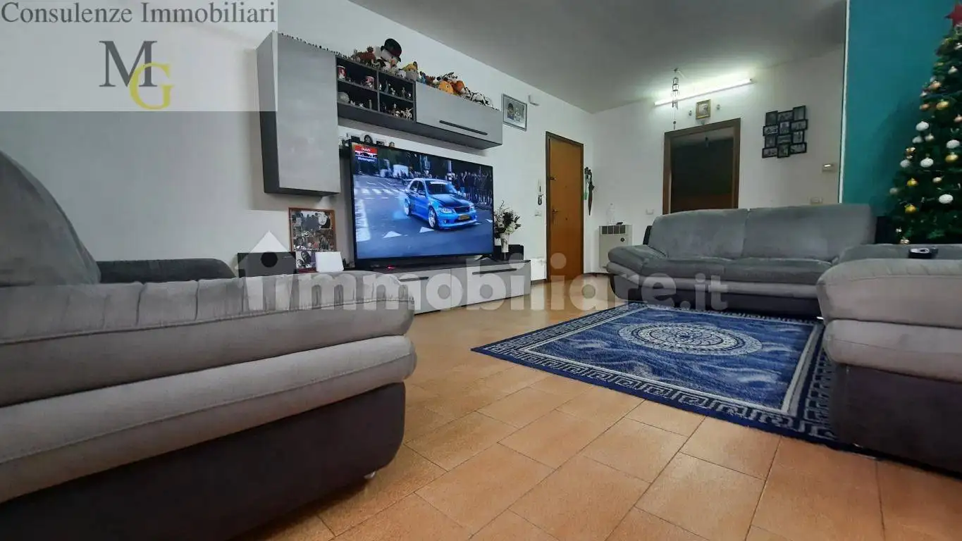 Appartamento in vendita a Montecchia di Crosara