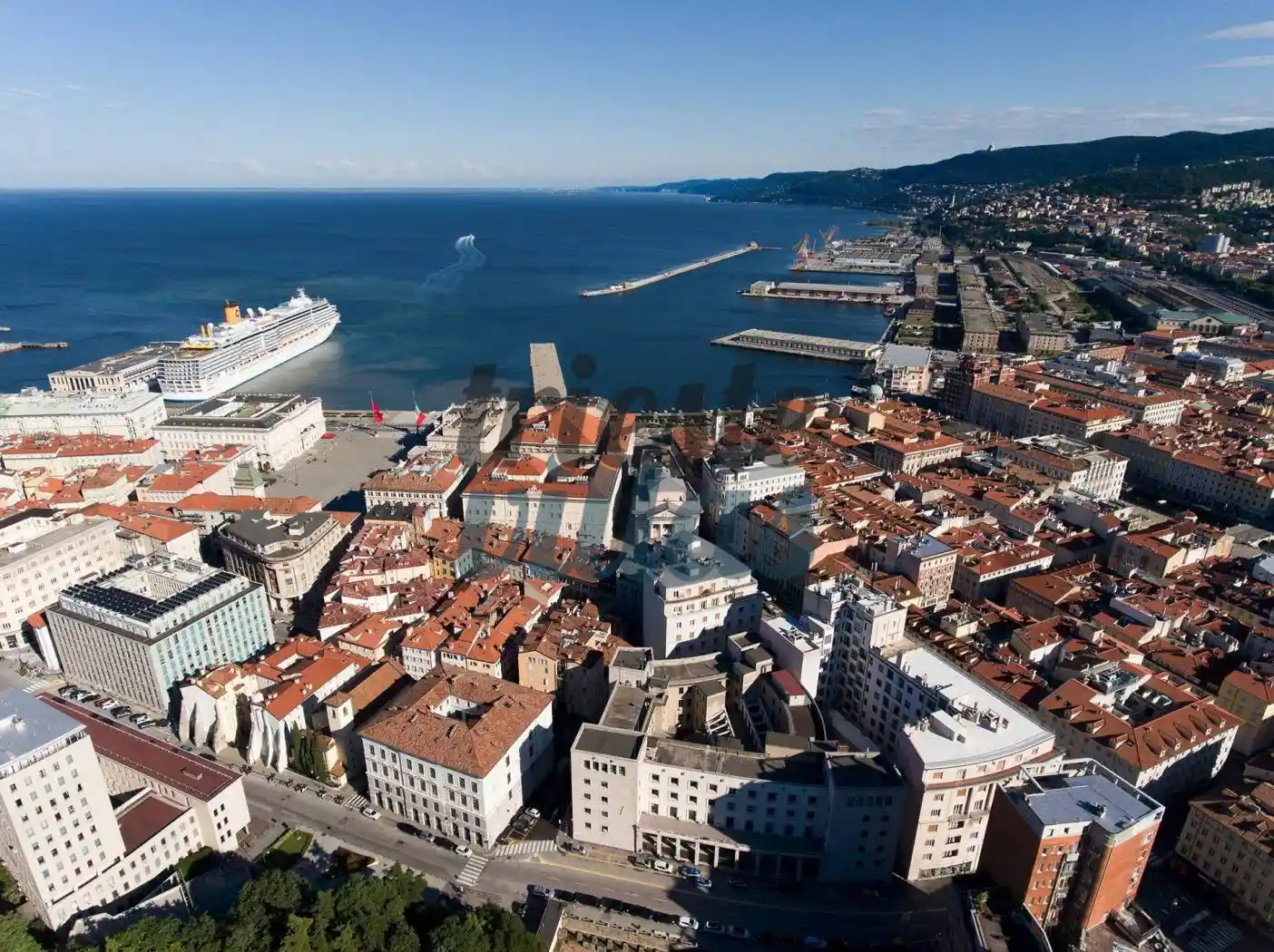 Palazzo - Edificio in vendita a Trieste