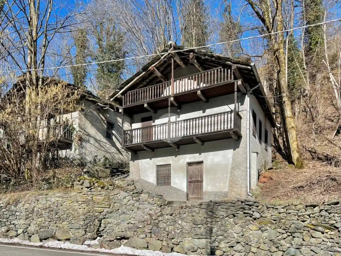 Casa indipendente in vendita a Viù