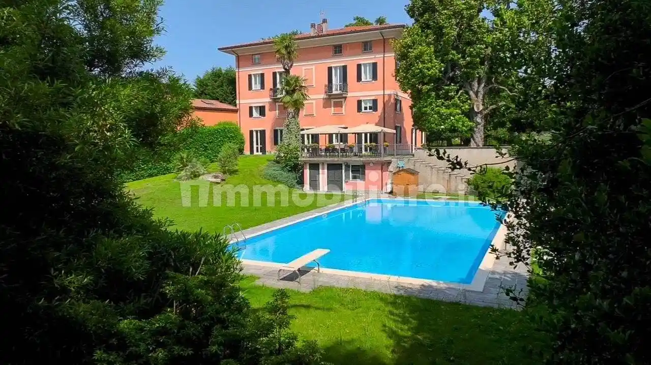 Villa in vendita a Cermenate