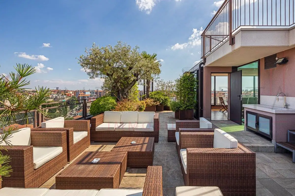 Penthouse - Attic in vendita a Milan