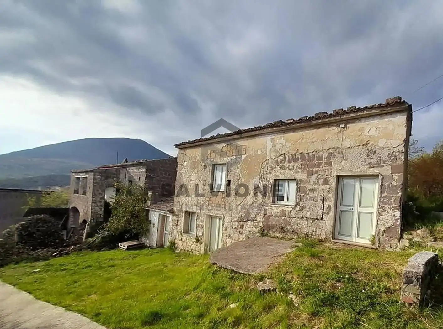 Rustico - Casale in vendita a San Salvatore Telesino