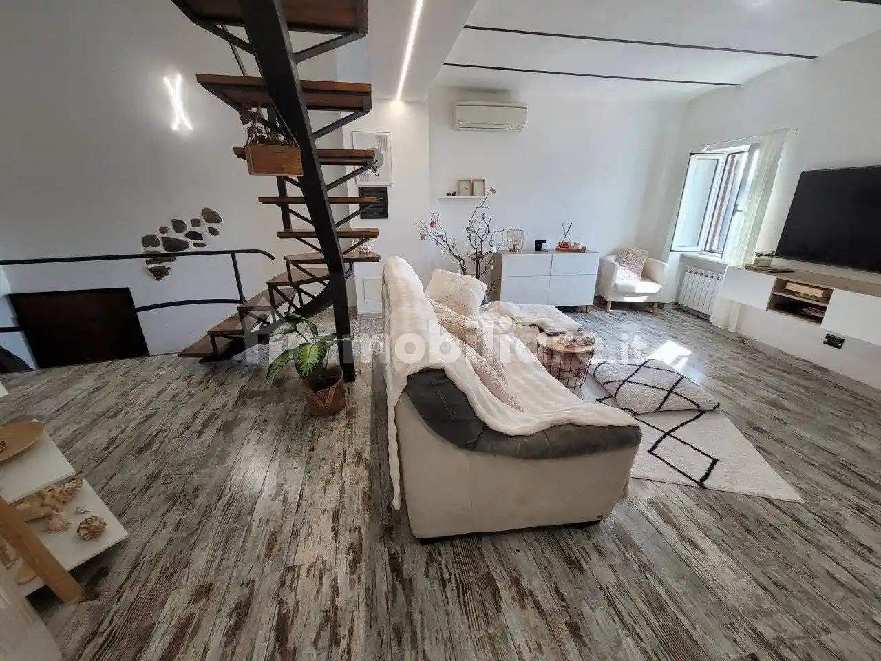 Appartamento in vendita a Vado Ligure