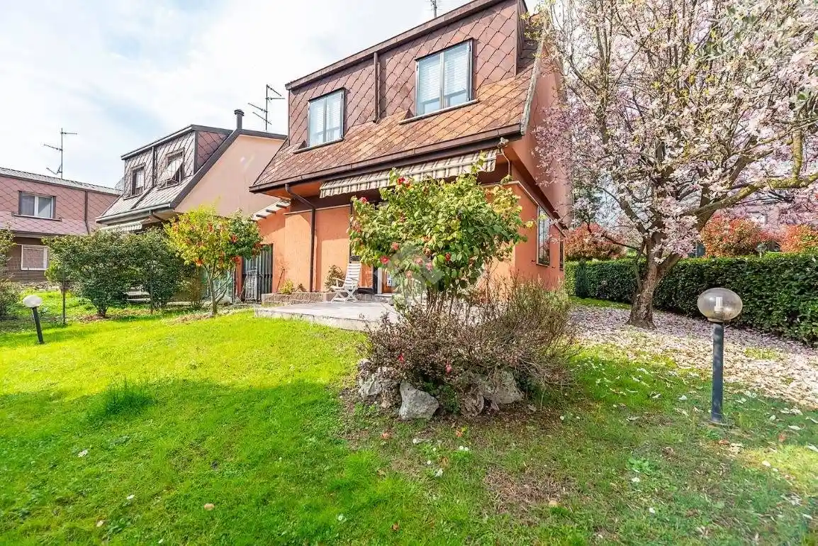 Villa in vendita a Arese