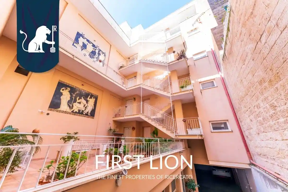 Palazzo - Edificio in vendita a Lecce