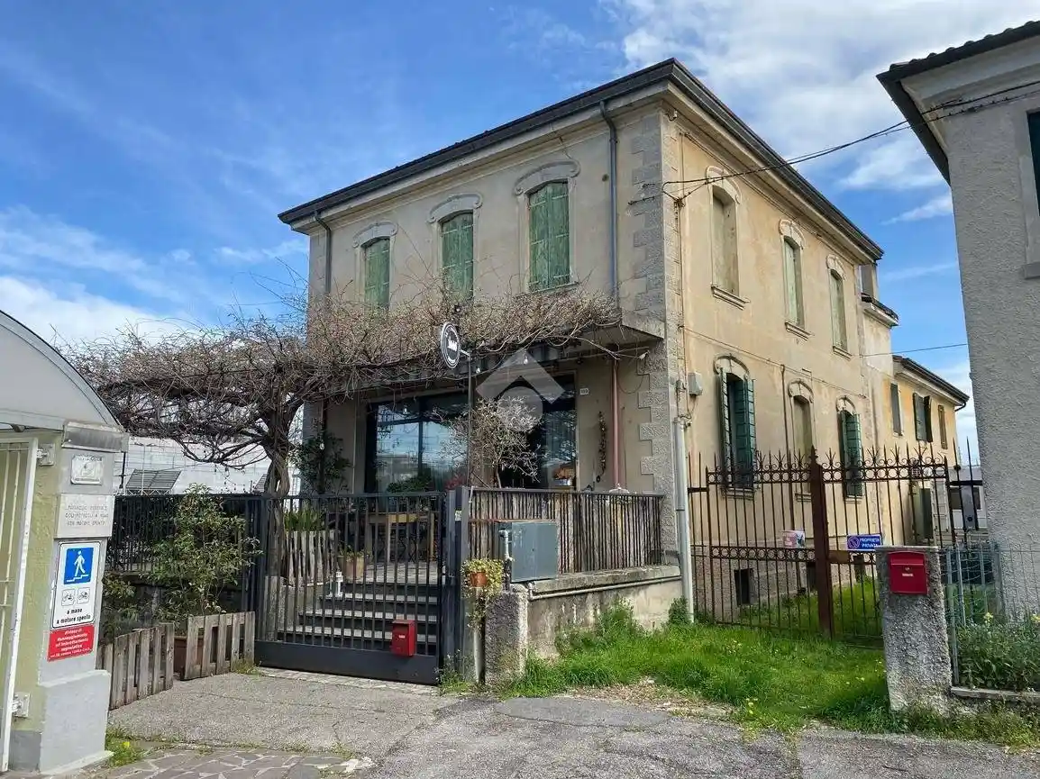Palazzo - Edificio in vendita a Castelfranco Veneto