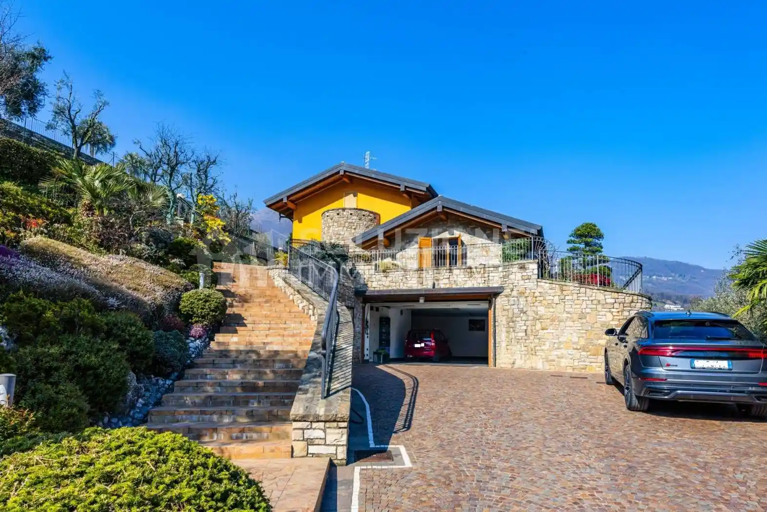 Villa in vendita a Almenno San Bartolomeo