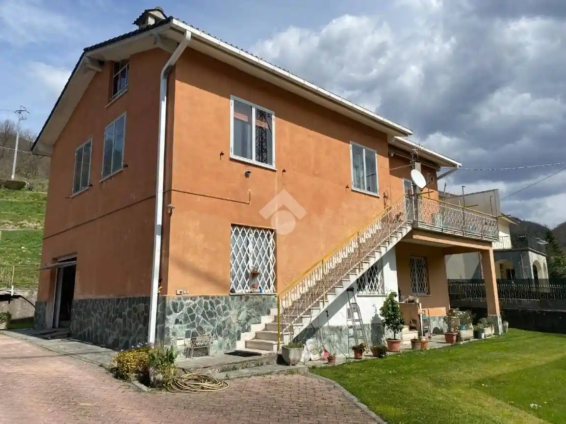 Villa in vendita a Montoggio