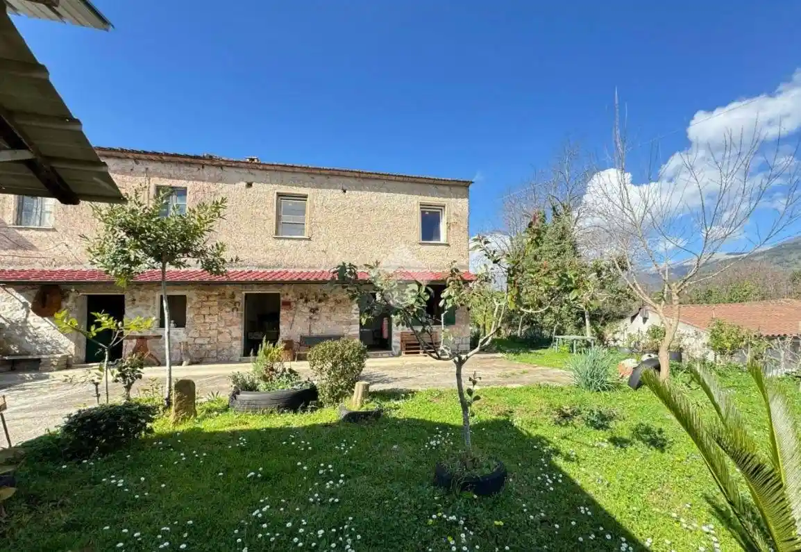 Rustico - Casale in vendita a Sezze