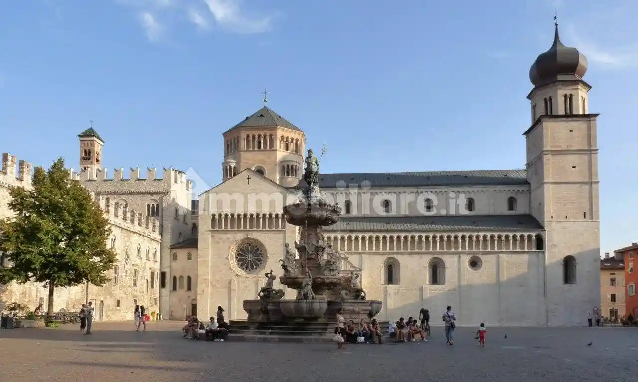 Palazzo - Edificio in vendita a Trento