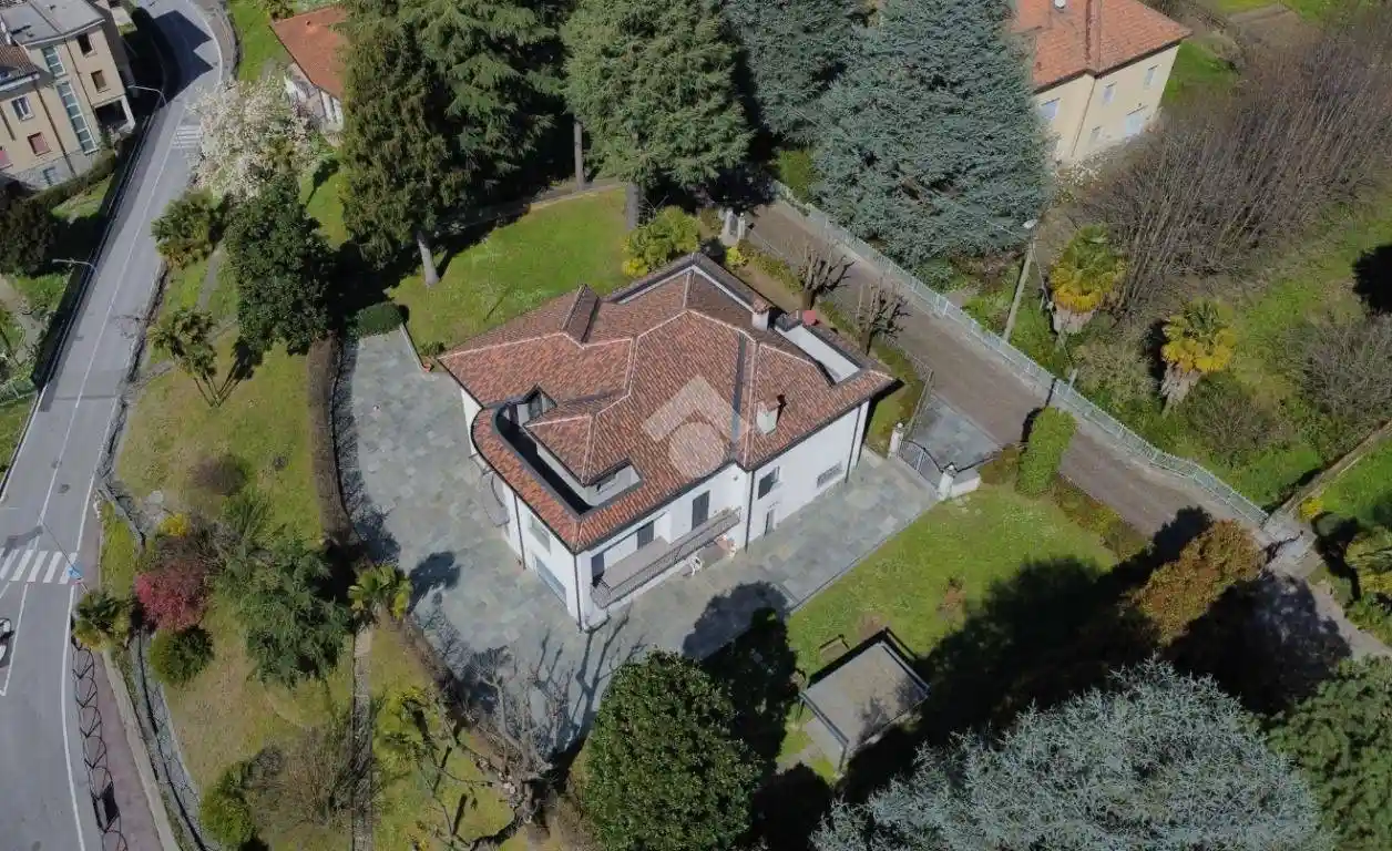 Villa unifamiliare via Dante Alighieri 27, Centro, Bulciago - foto 4