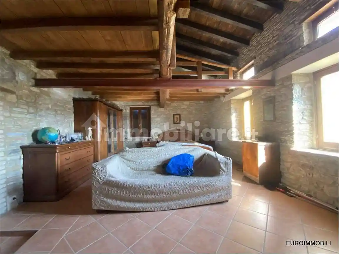 Casa indipendente in vendita a Neviano degli Arduini