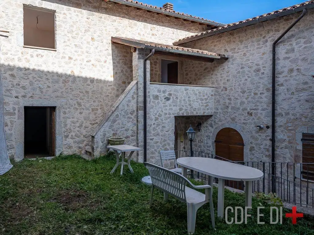 Appartamento in vendita a Cascia