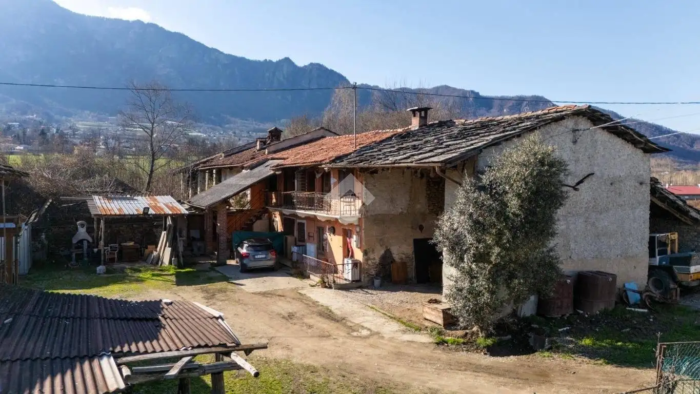 Casa indipendente in vendita a Envie