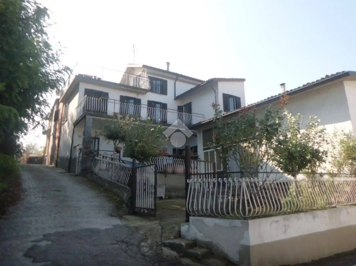 Casa indipendente in vendita a Zenevredo