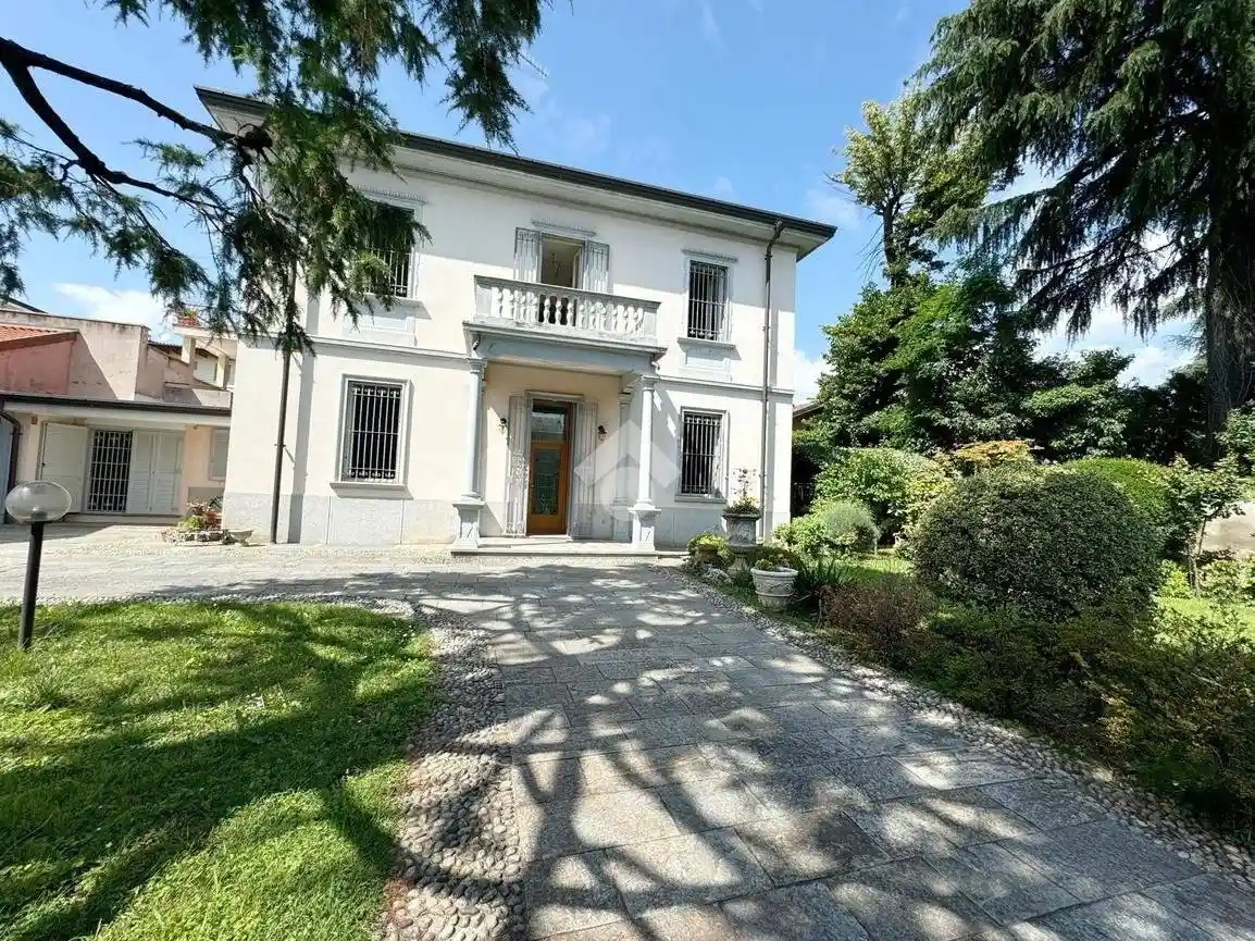 Villa in vendita a Seregno