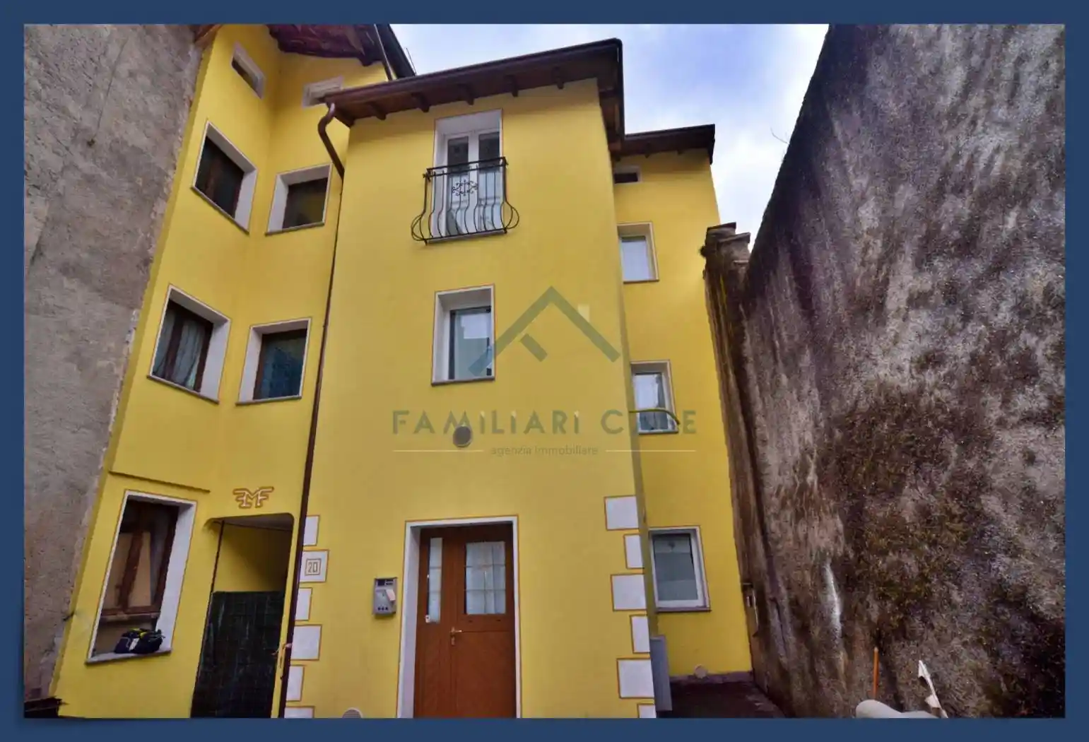 Casa indipendente in vendita a Cadegliano-Viconago