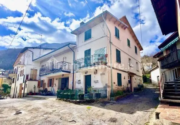 Casa indipendente in vendita a Lizzano in Belvedere