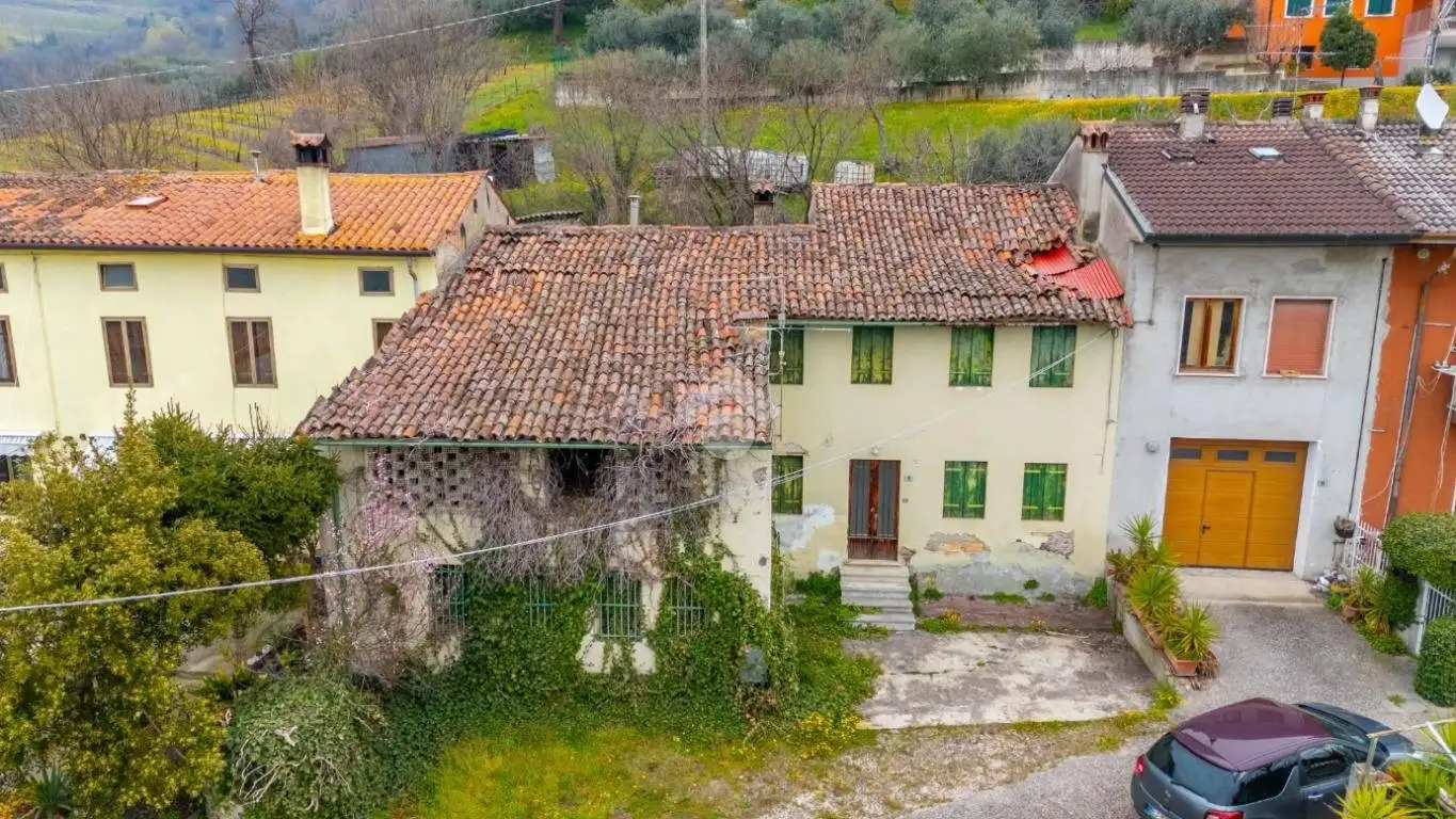 Rustico - Casale in vendita a Roncà