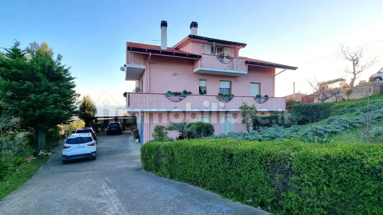 Terratetto plurifamiliare 280 m², buono stato, Città Sant'Angelo - foto 2