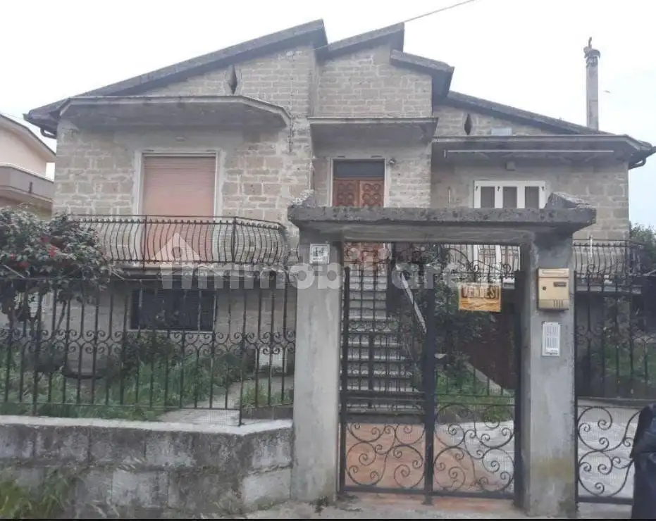 Villa in vendita a Amorosi