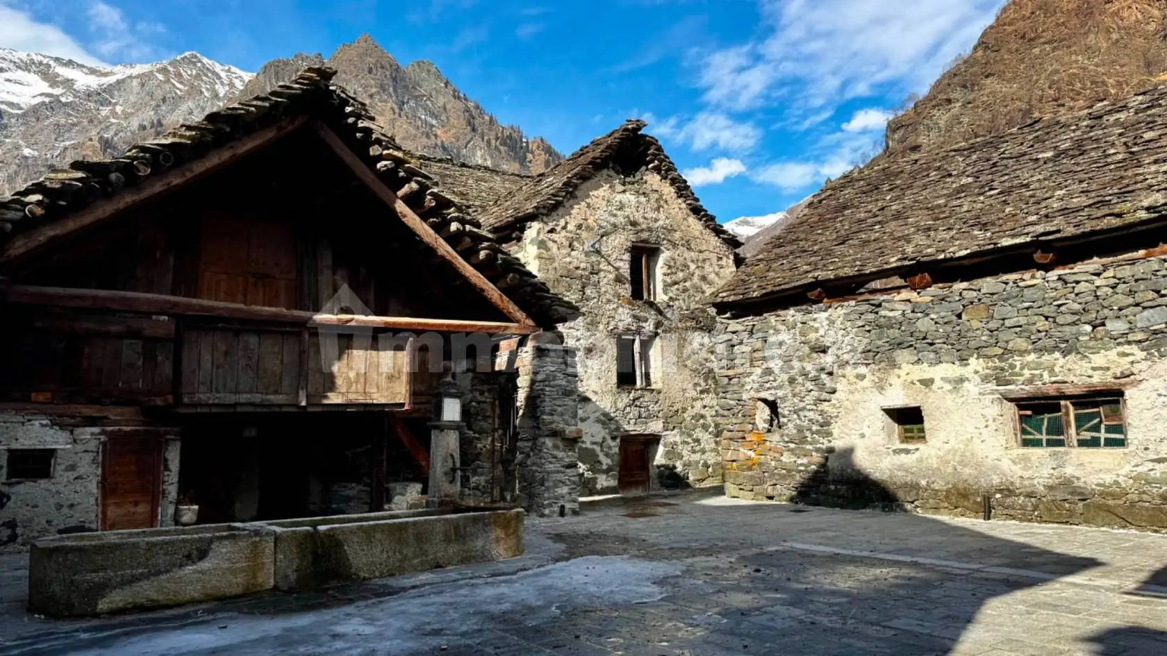 Casa indipendente in affitto a Antrona Schieranco