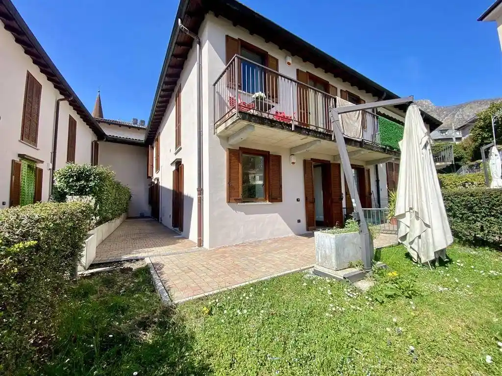 Appartamento in vendita a Valmadrera