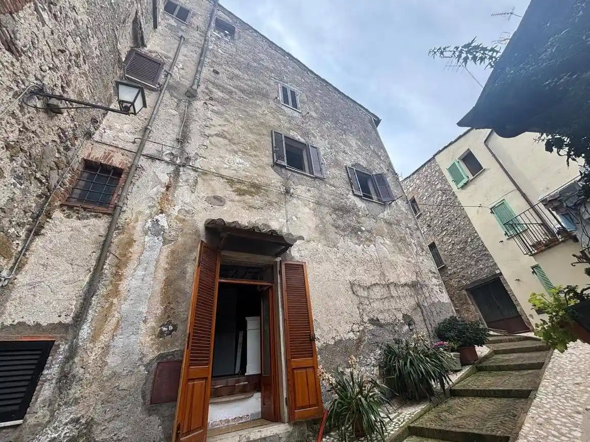 Casa indipendente in vendita a Lugnano in Teverina