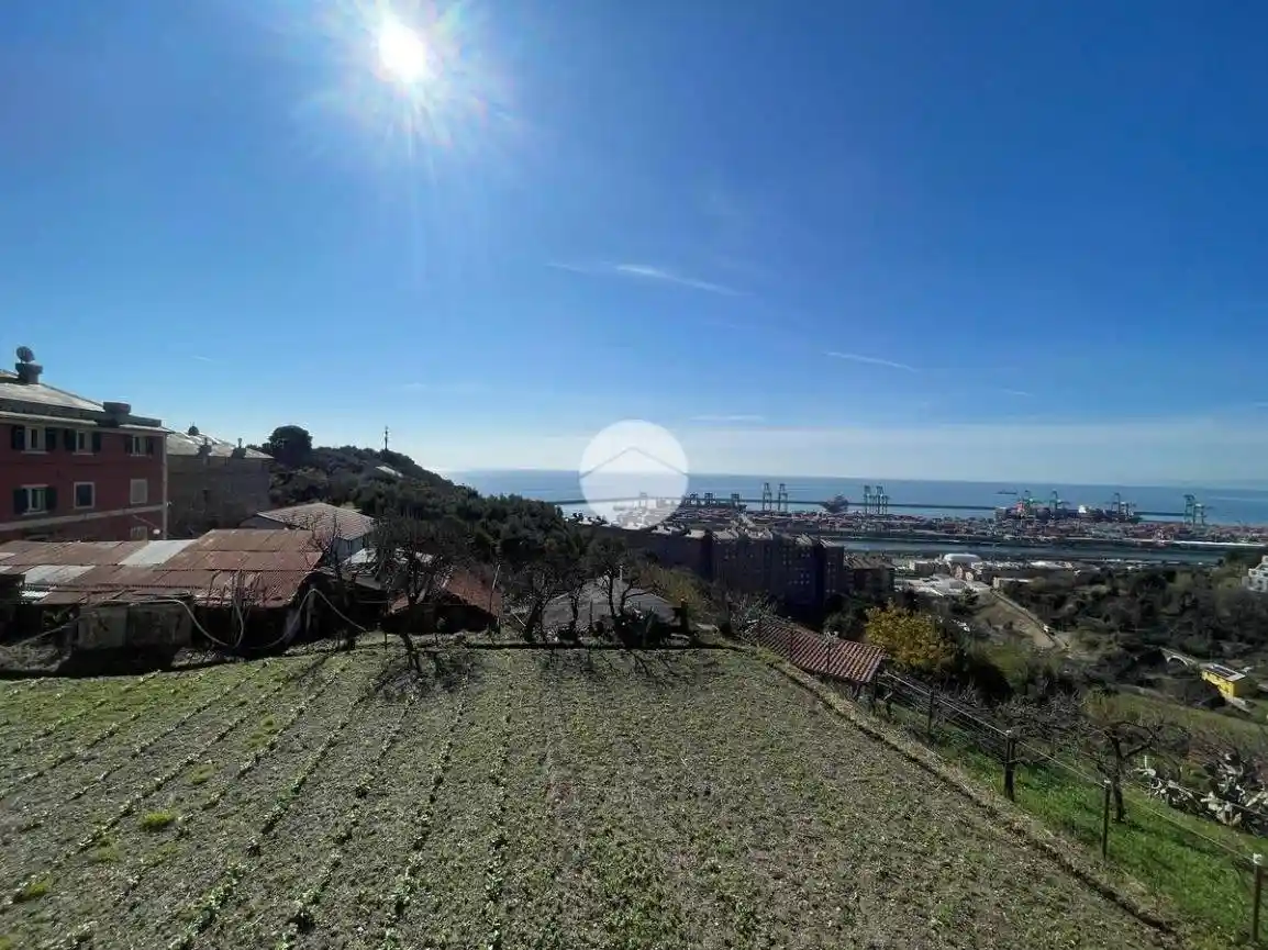 Casa indipendente in vendita a Genova