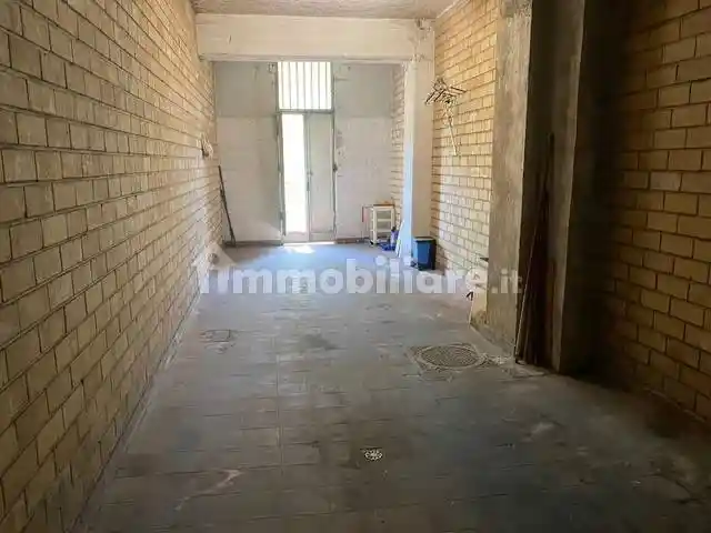 Appartamento via Michele Pironti 1, Emanuele II, C. Colombo, Morelli e Silvati, Avellino - foto 3