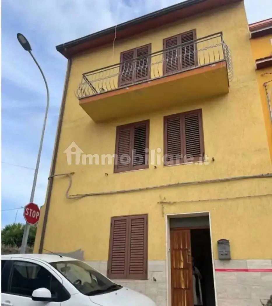 Palazzo - Edificio in vendita a Tula