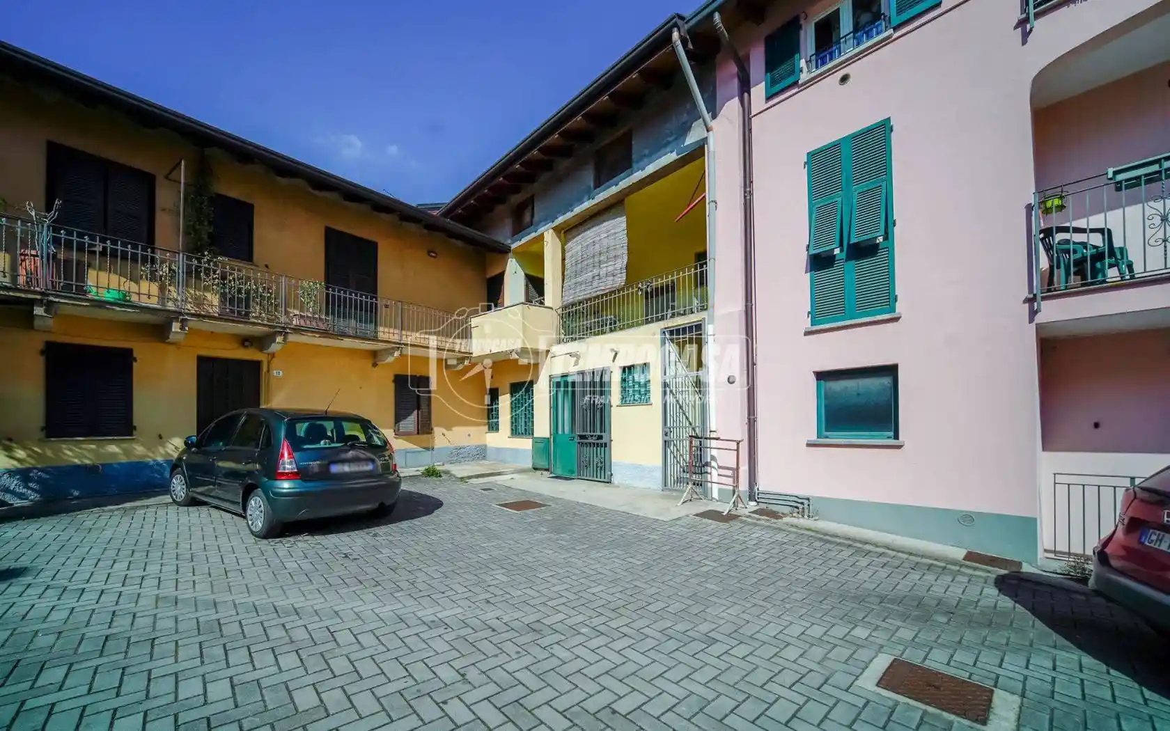 Appartamento in vendita a Jerago con Orago