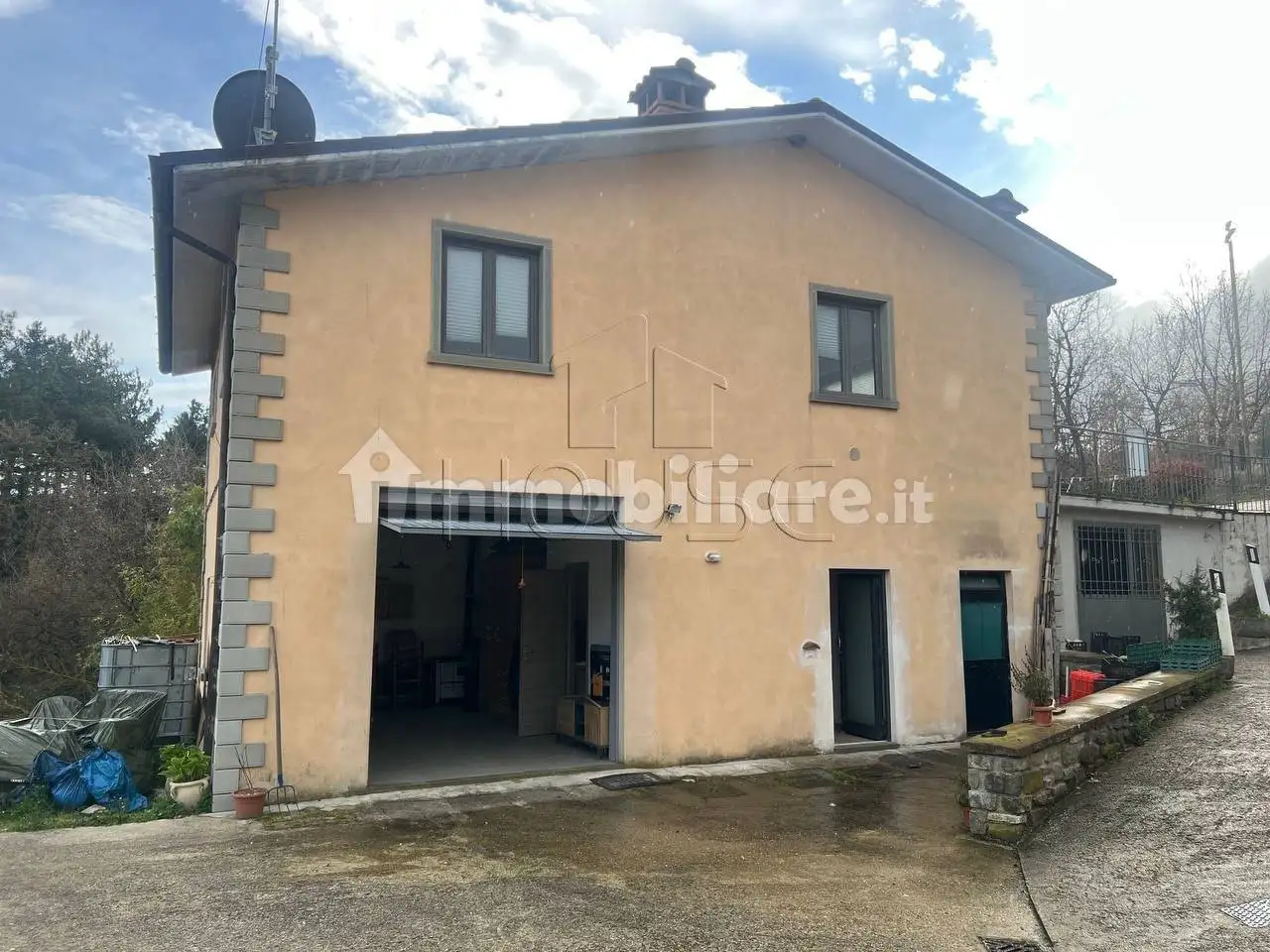 Appartamento in vendita a Caprese Michelangelo