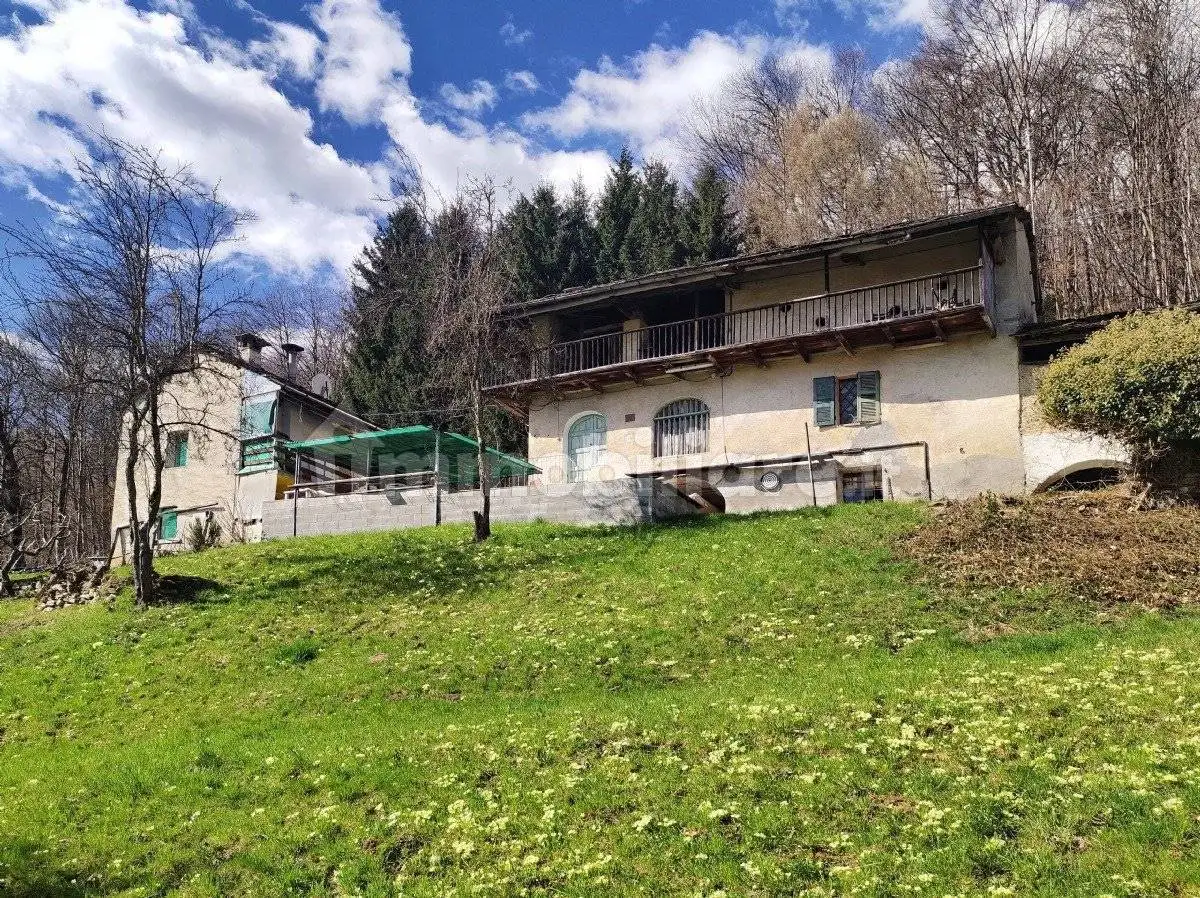 Casa indipendente in vendita a Valchiusa