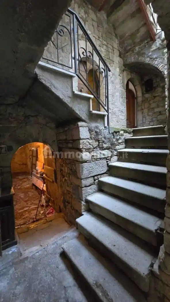 Appartamento in vendita a Baschi