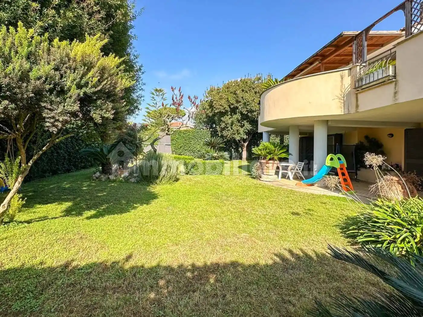 Villa in vendita a Ladispoli