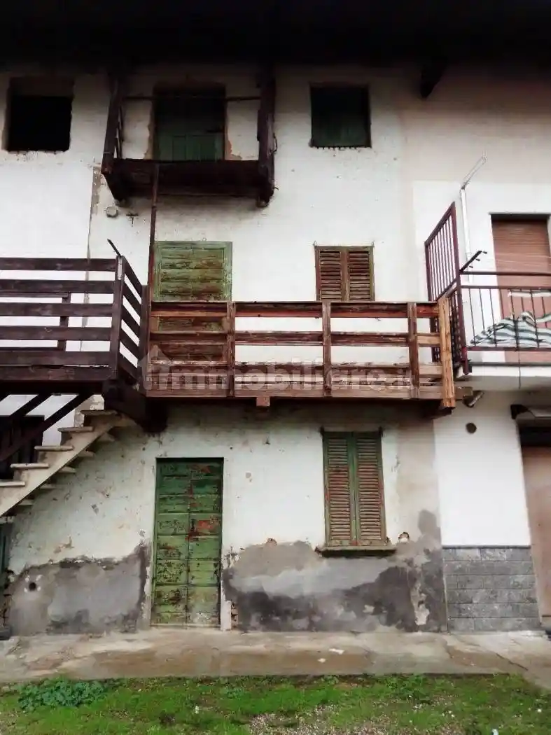 Rustico - Casale in vendita a Busto Arsizio