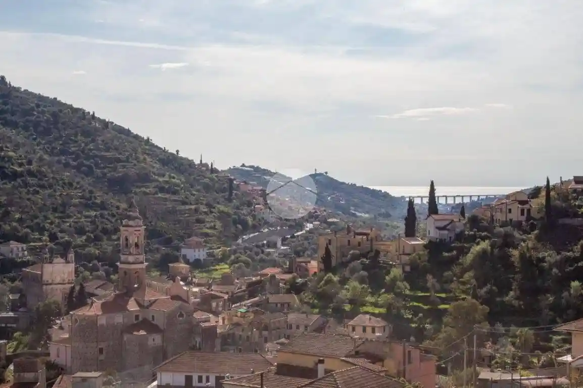 Appartamento in vendita a Dolcedo